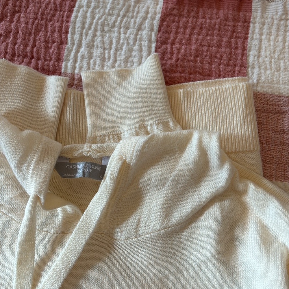 NWOT Luxury Premier Collection Cashmere Blend Hoodie - Picture 3 of 3